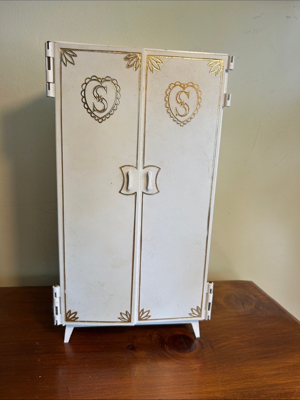 Vintage 60s Pedigree Sindy Doll White and Gold Wardrobe Closet w/ Hangers